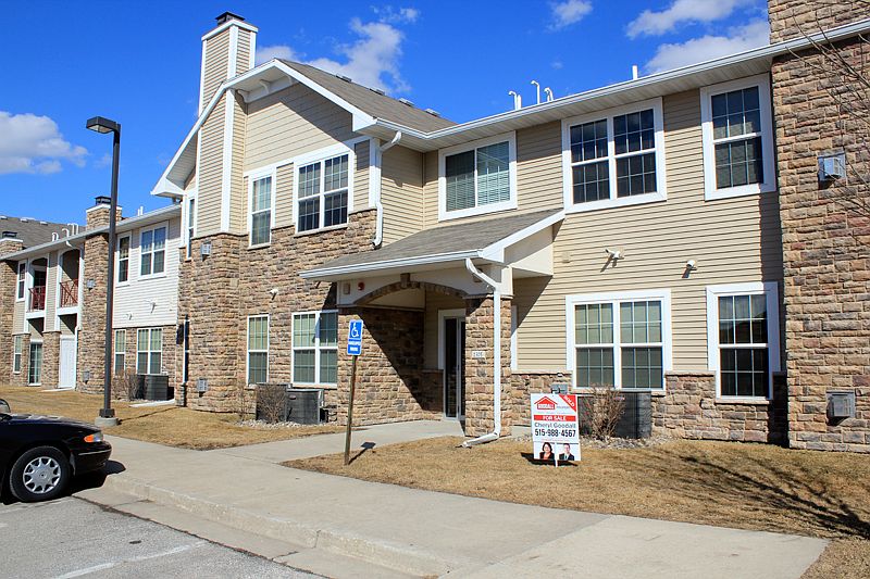 1st image of 1305 SE University Ave Unit 209