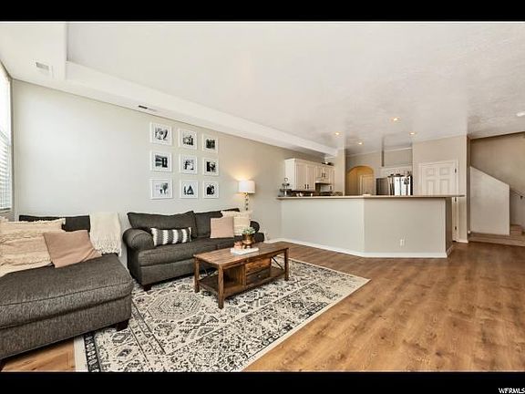 3rd image of 6828 S Savoie Ct