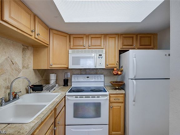 5th image of 3265 Royal Canadian Trce APT 3