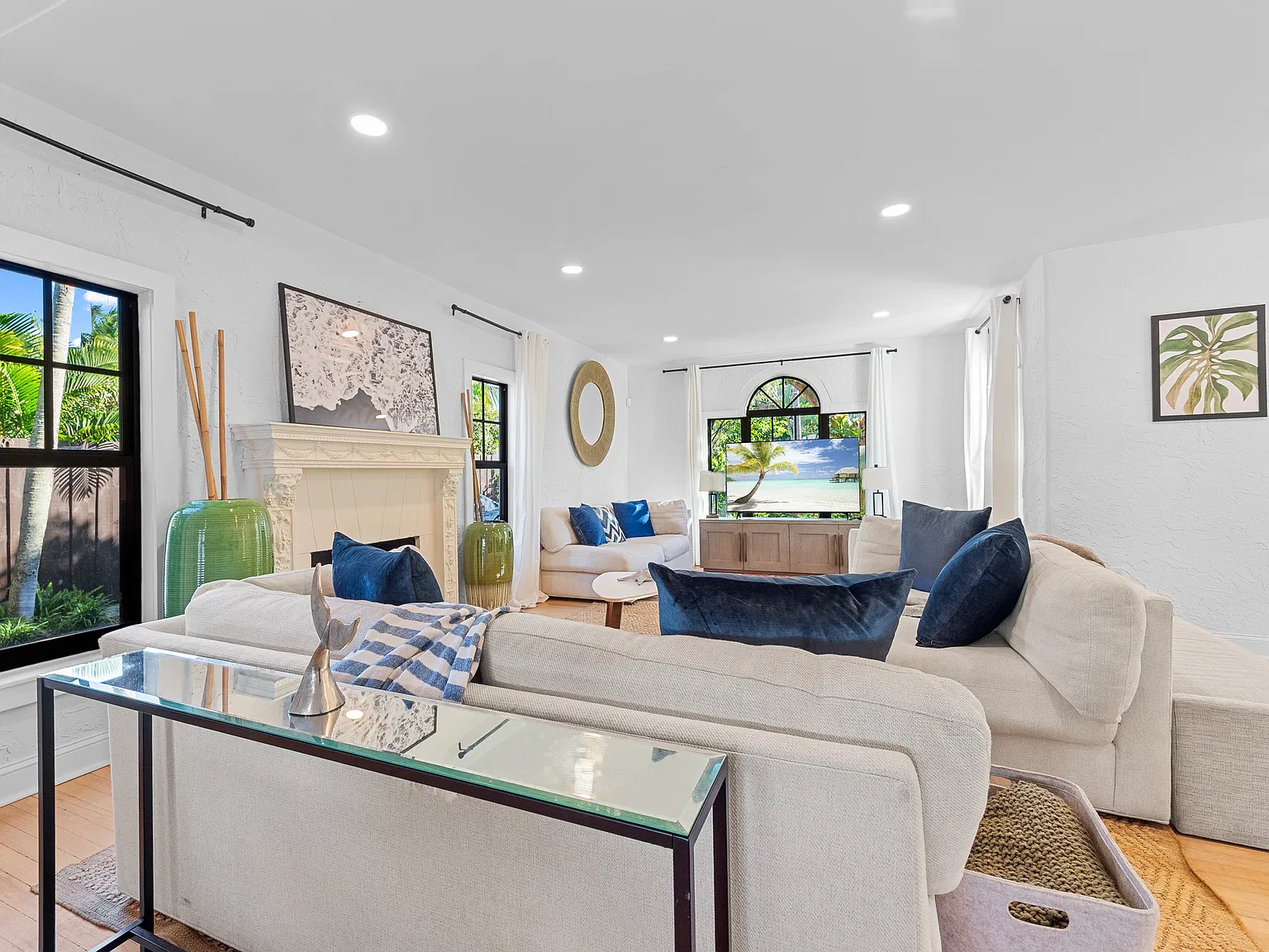 4 bed, 2.5 bath, 2616 sqft, $7,000 — Photo 3