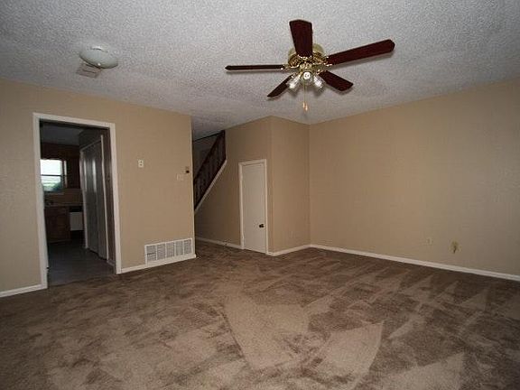 4th image of 3704 Hereford Ln APT B