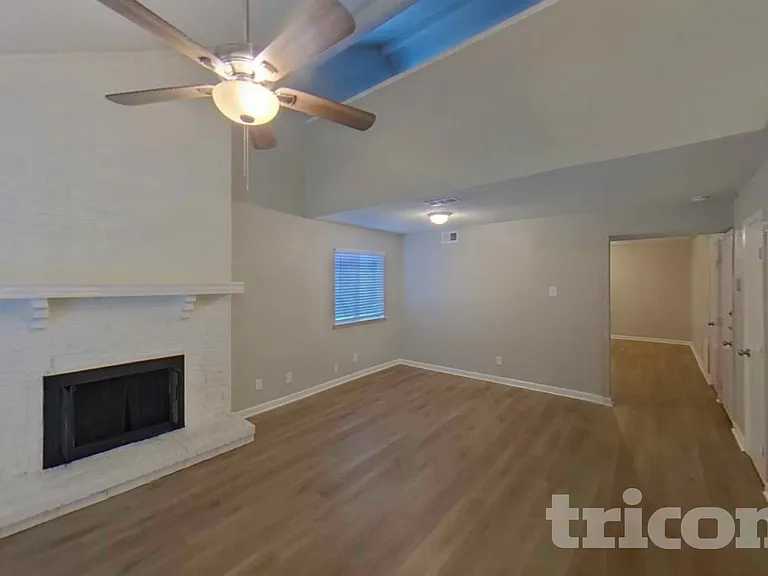 2908 Lemmontree Ln — Photo 3
