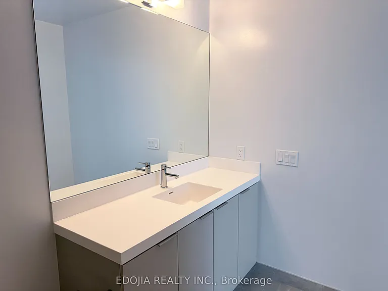 5858 Yonge St #10 — Photo 7