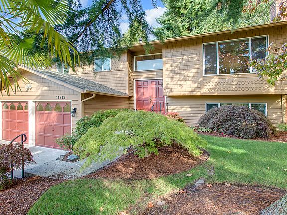 2nd image of 11219 NE 59th Pl