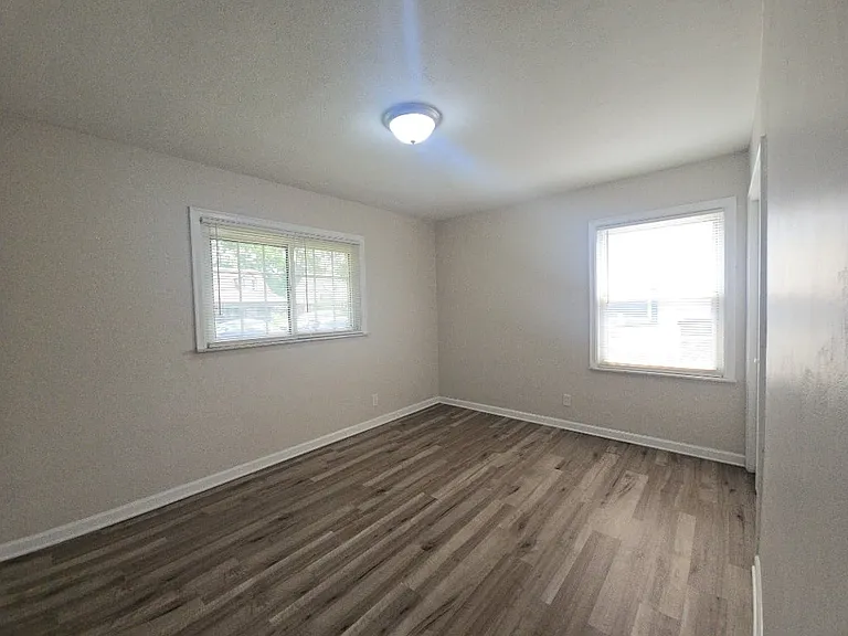 1011 Blakley Dr — Photo 14