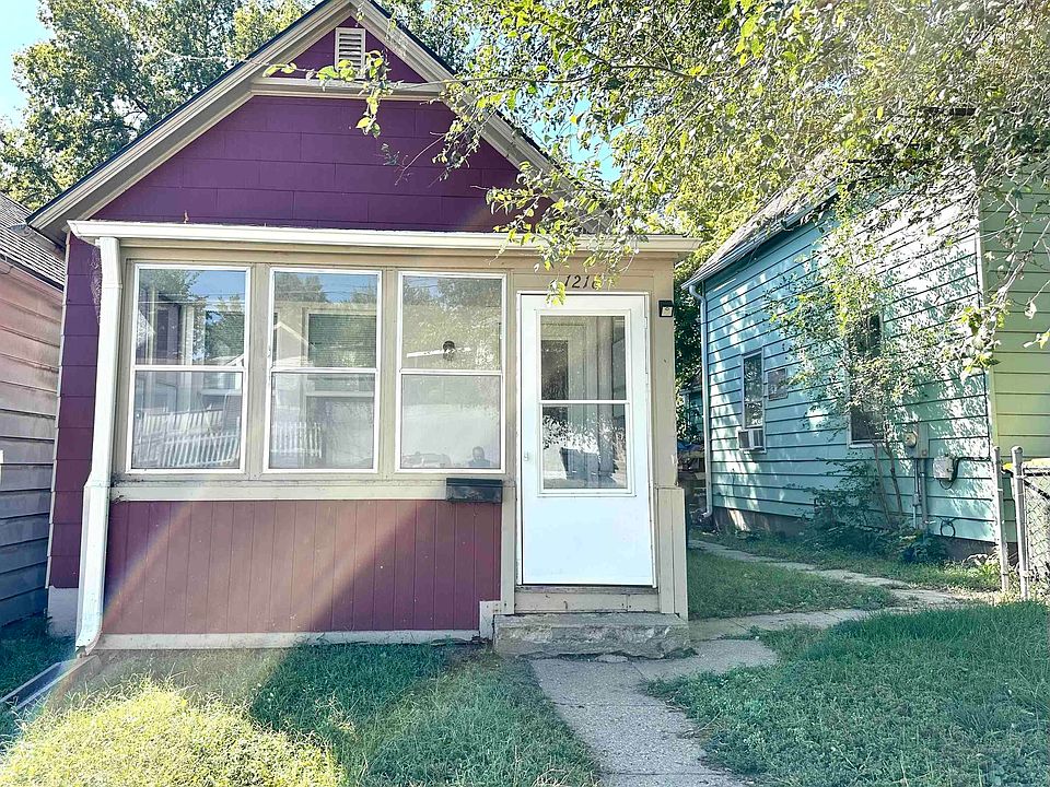 1st image of 1216 W 2nd St
