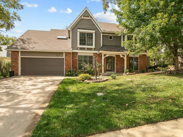 4512 Cedar Ridge Ct, Lawrence, KS 66049