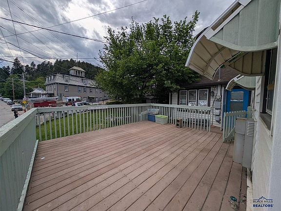 3rd image of 424 Williams St