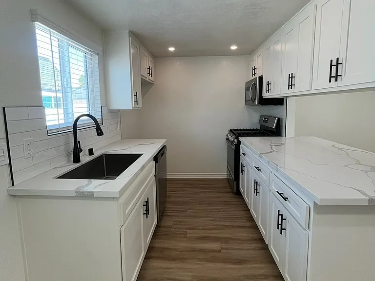 6336 Orange Ave — Photo 9