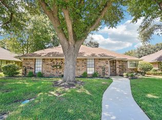 600 Wisterglen Dr, Desoto, TX 75115