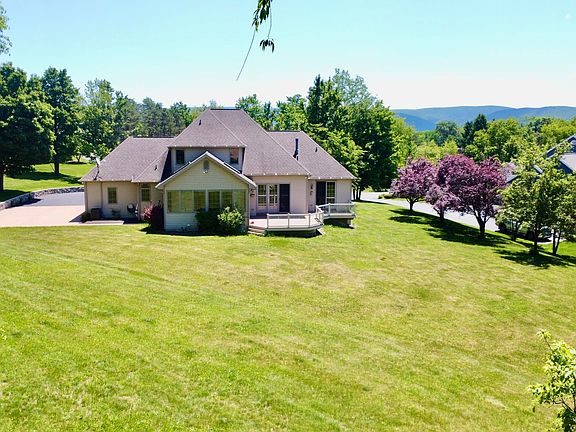 5th image of 15 Hemlock Rd