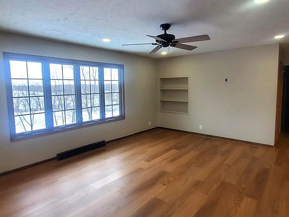 3rd image of 102 S 27th St