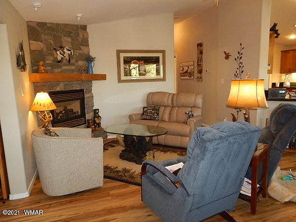 5th image of 1060 S Fox Ln