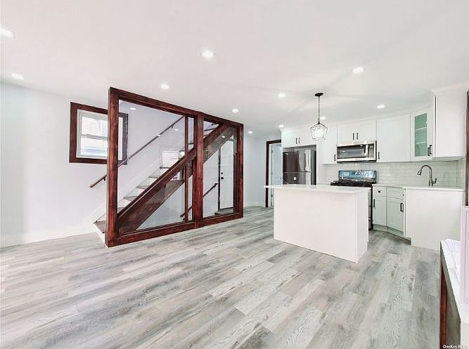 1st image of 318 Franklin Ave