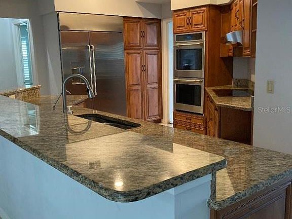 4th image of 224 HUNTRIDGE WAY