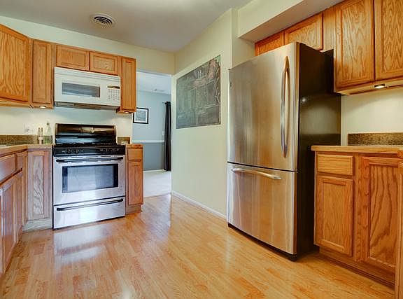 5th image of 944 Sandpiper Ct