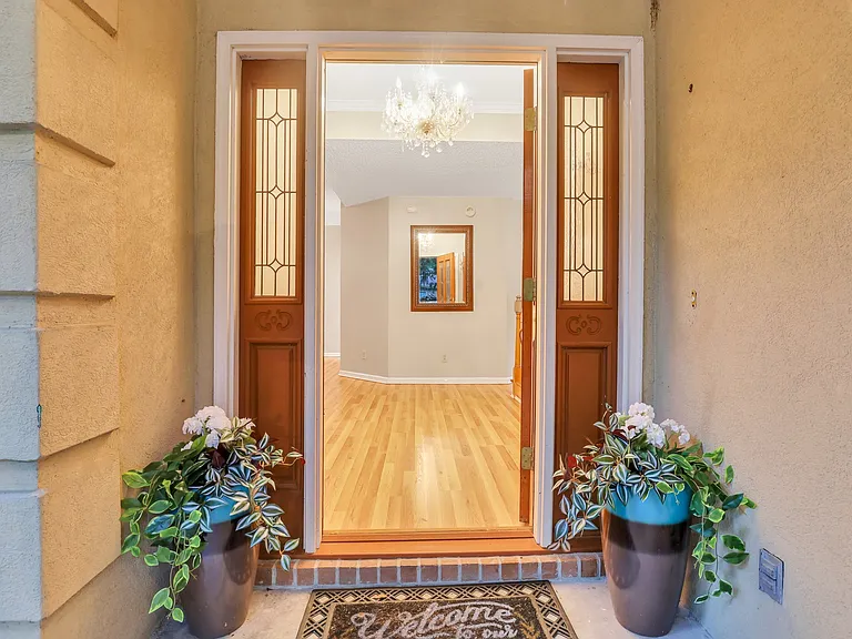 123 Companion Way — Photo 4