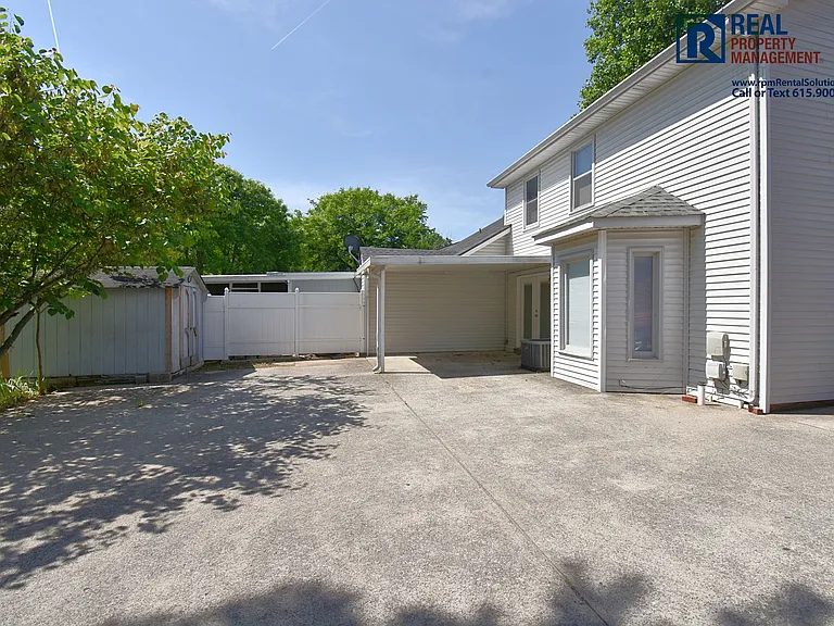 1818 Lexington Trce — Photo 23