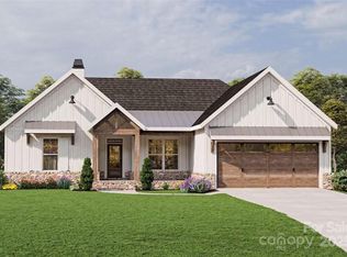 2102 Piper Ridge Dr, Lenoir, NC 28645