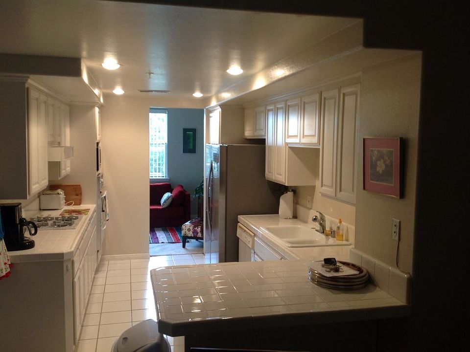kitchen with full supply