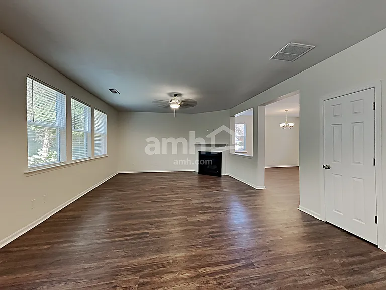 407 Howell Xing — Photo 12