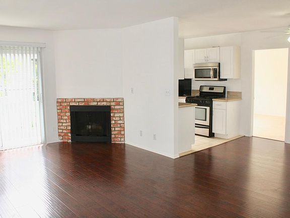 3rd image of 904 Granville Ave APT 6