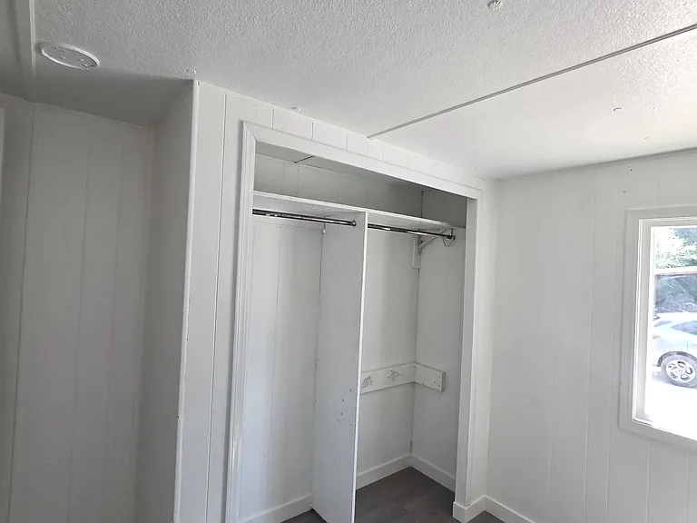 406 E 44th St #18 — Photo 12