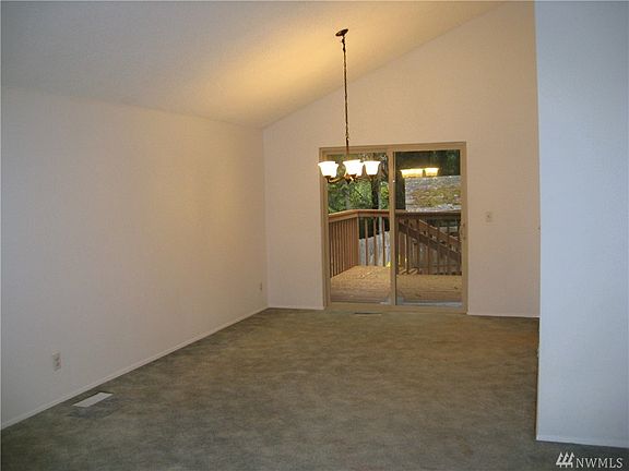 2nd image of 2147 NE Lexington Dr
