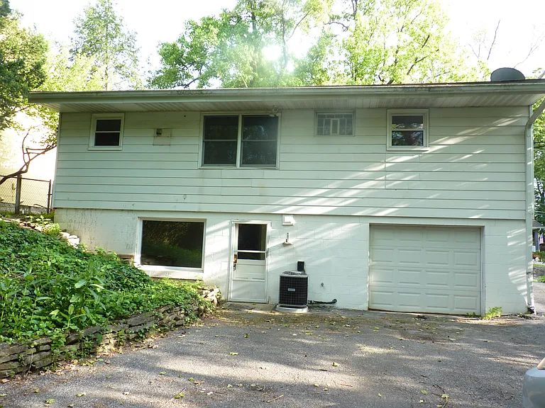 deep 1 car garage with opener