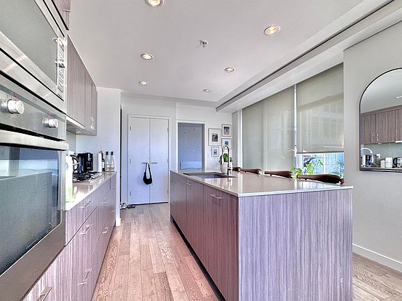 4th image of 2411 Heather St #503