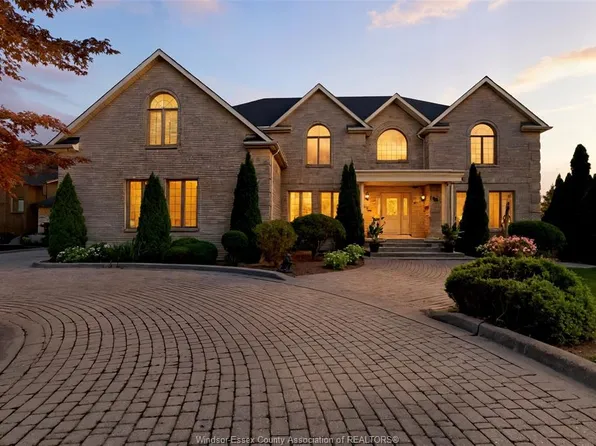 492 Old Tecumseh Rd, Lakeshore, ON N8N 3S8