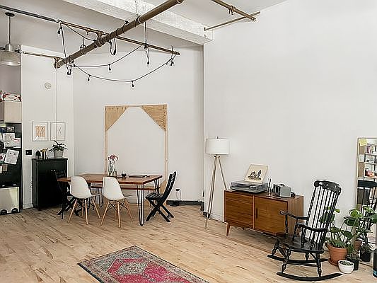 3rd image of 467 Troutman St #108