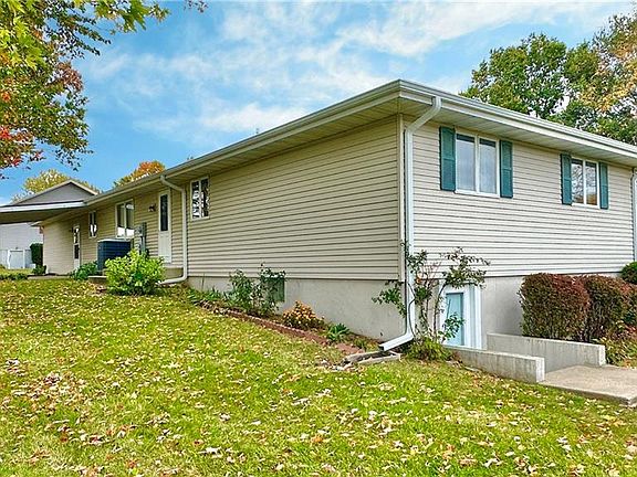 2nd image of 805 Lake Manor Dr