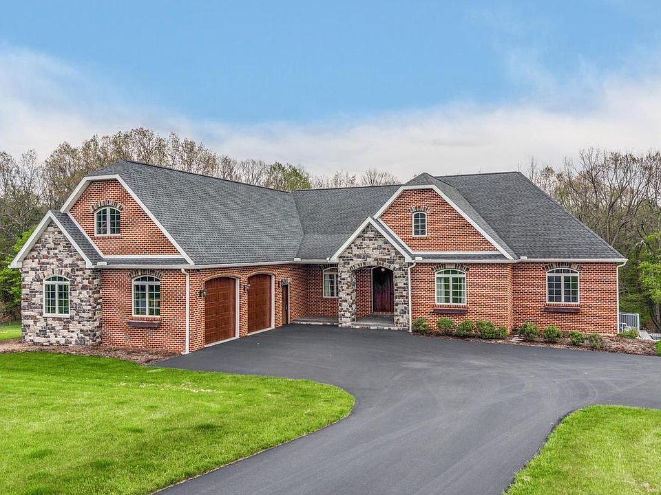 1st image of 156 Brothers Ct