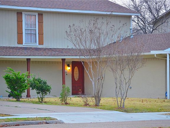 2nd image of 1017 Moore Dr