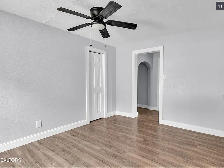 2410 Jefferson Ave — Photo 13