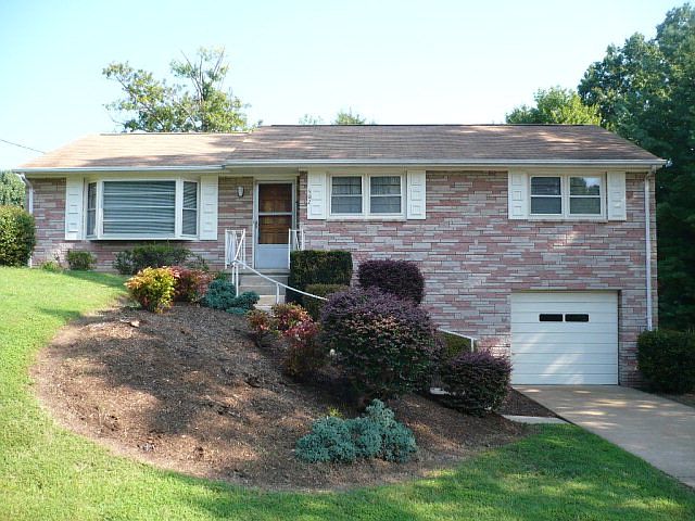 1st image of 402 Brentwood Dr