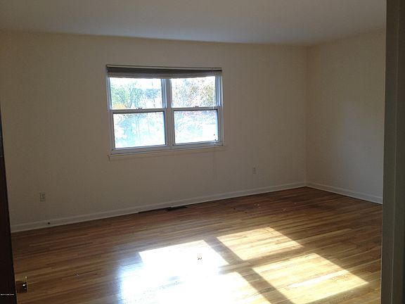 4th image of 54 Woodland Dr #A