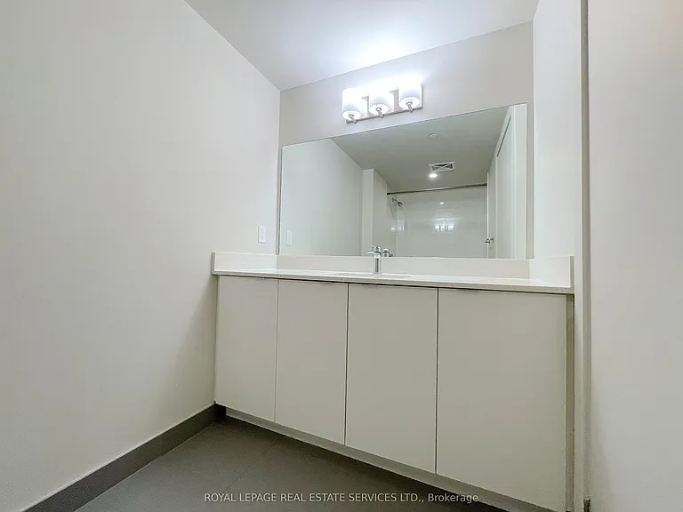 3385 Dundas St W #606 — Photo 11
