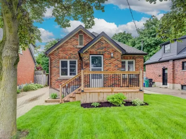 38 Sydney St N, Kitchener, ON N2H 3L5