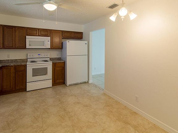 4th image of 5111 Taylor Ave