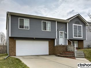 7969 Bondesson St, Omaha, NE 68122
