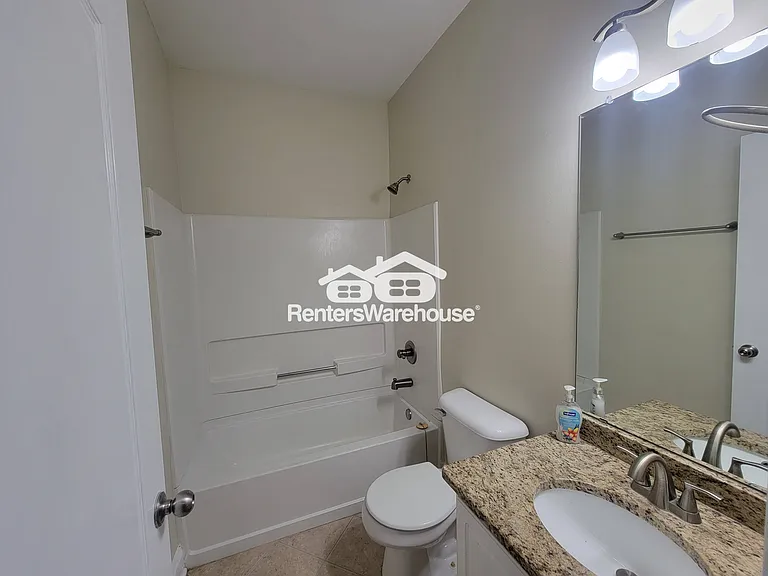 1025 Rowanshyre Cir — Photo 21