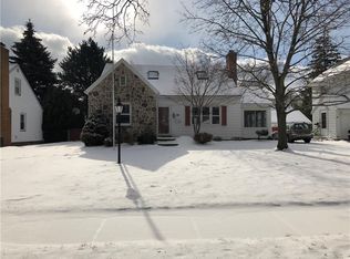 89 Scholfield Rd, Irondequoit, NY 14617