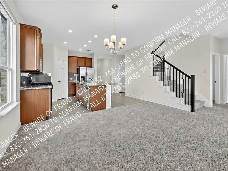 707 Windhaven Dr — Photo 8