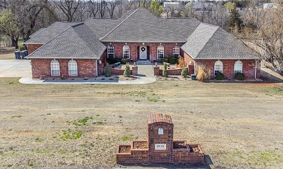 1st image of 10601 Crystal Creek Dr