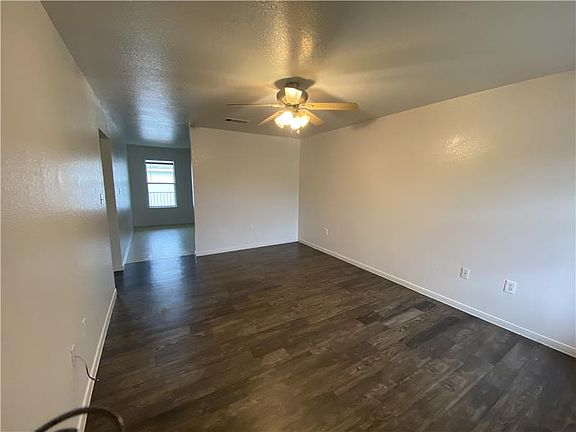 2nd image of 1016 North Dr Ste C