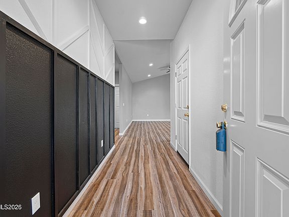 4th image of 776 Great Basin Ln