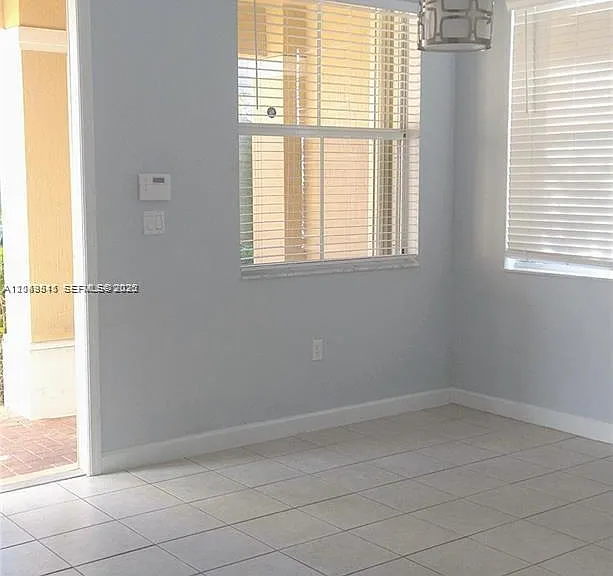 4163 NE 11th St #0 — Photo 10