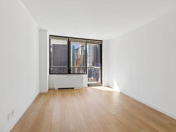 3rd image of 150 E 57th St